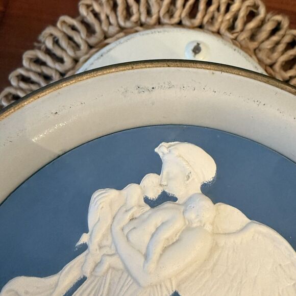 Wedgewood-Jasperware Tin Angel & Child Blue and White Vintage 1960's Chinoiserie - Picture 9 of 12